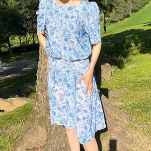 3/$30 ⭐️ VINTAGE Blue And White Floral GLAMAX Dress Vintage